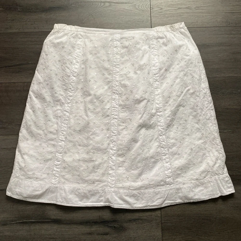 J.H. Collectibles Woman White Eyelet Floral Embroidered Cotton Skirt Size 18W